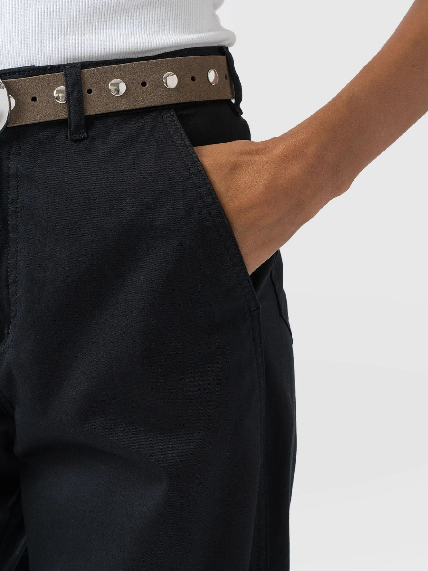 Pants|Saint and Sofia Alma Barrel Leg Chino - Black