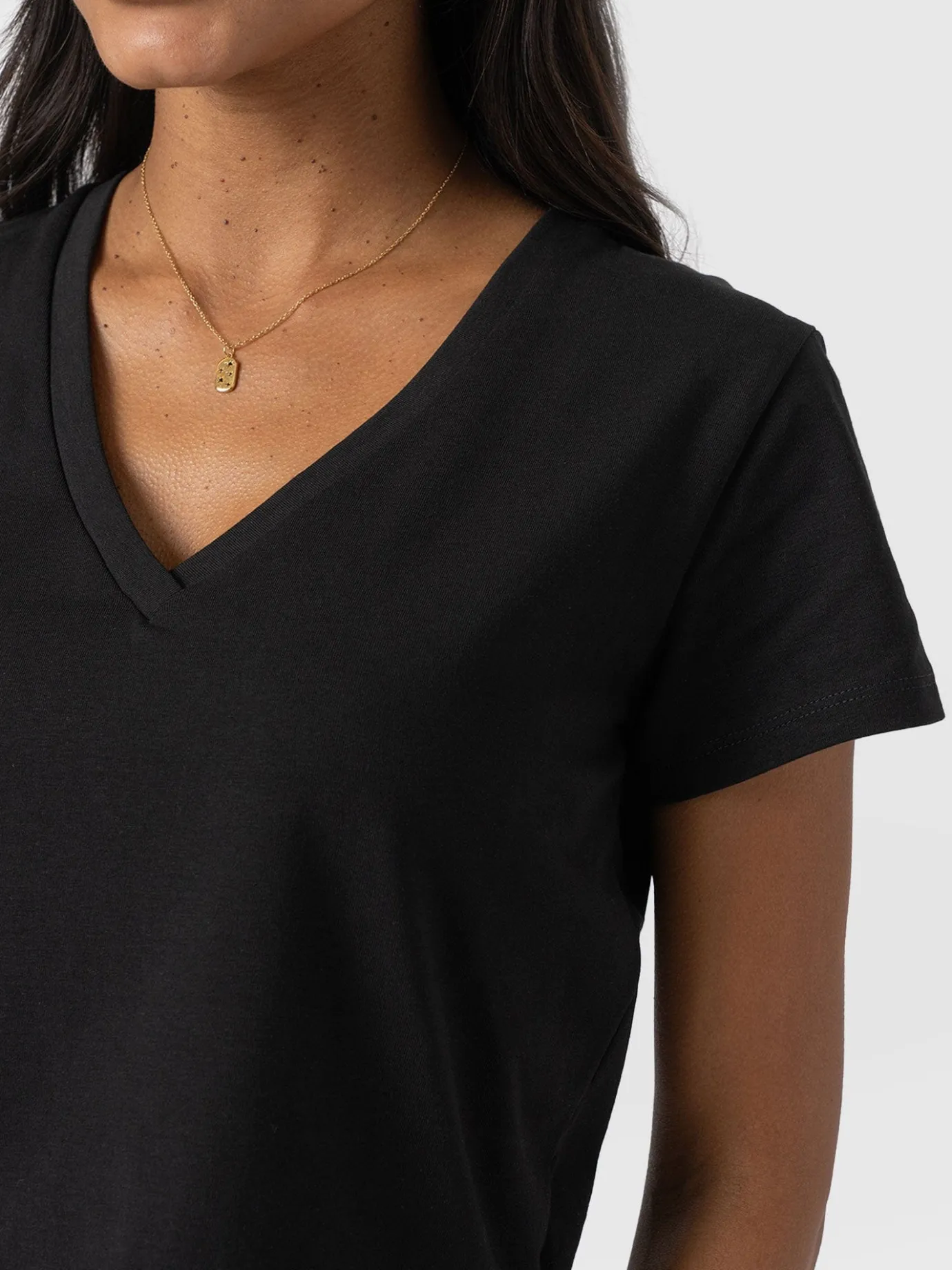 T-shirts & Tanks|Saint and Sofia Apartment Tee - Black