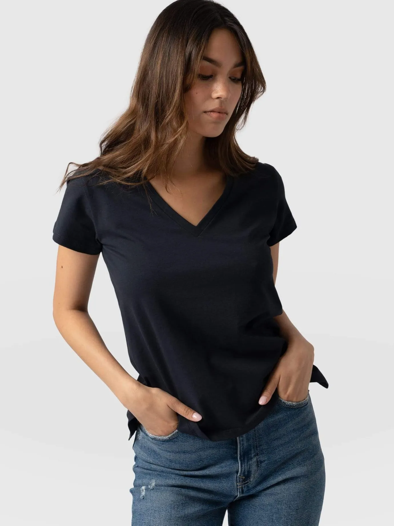 T-shirts & Tanks|Saint and Sofia Apartment Tee - Navy