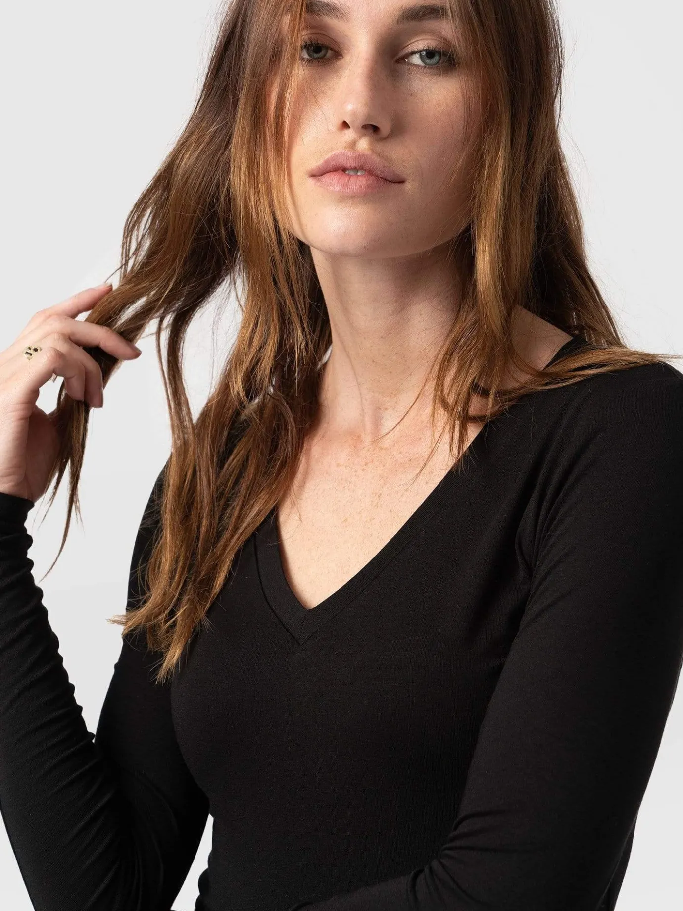 T-shirts & Tanks|Saint and Sofia Austen V Neck Tee - Black