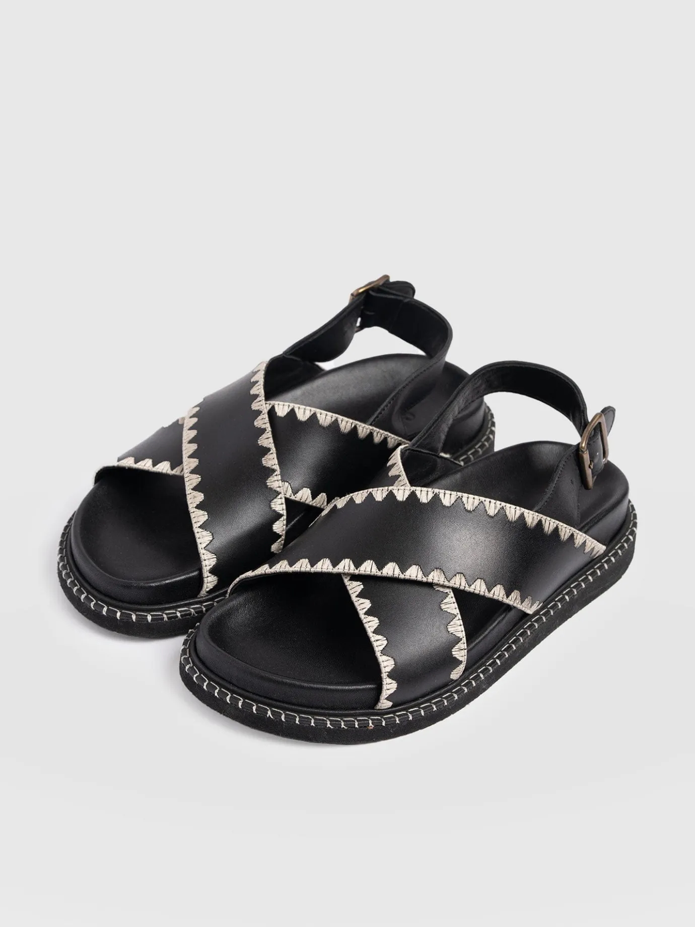 Sandals|Shoes|Saint and Sofia Bonnie Cross Over Sandals - Black