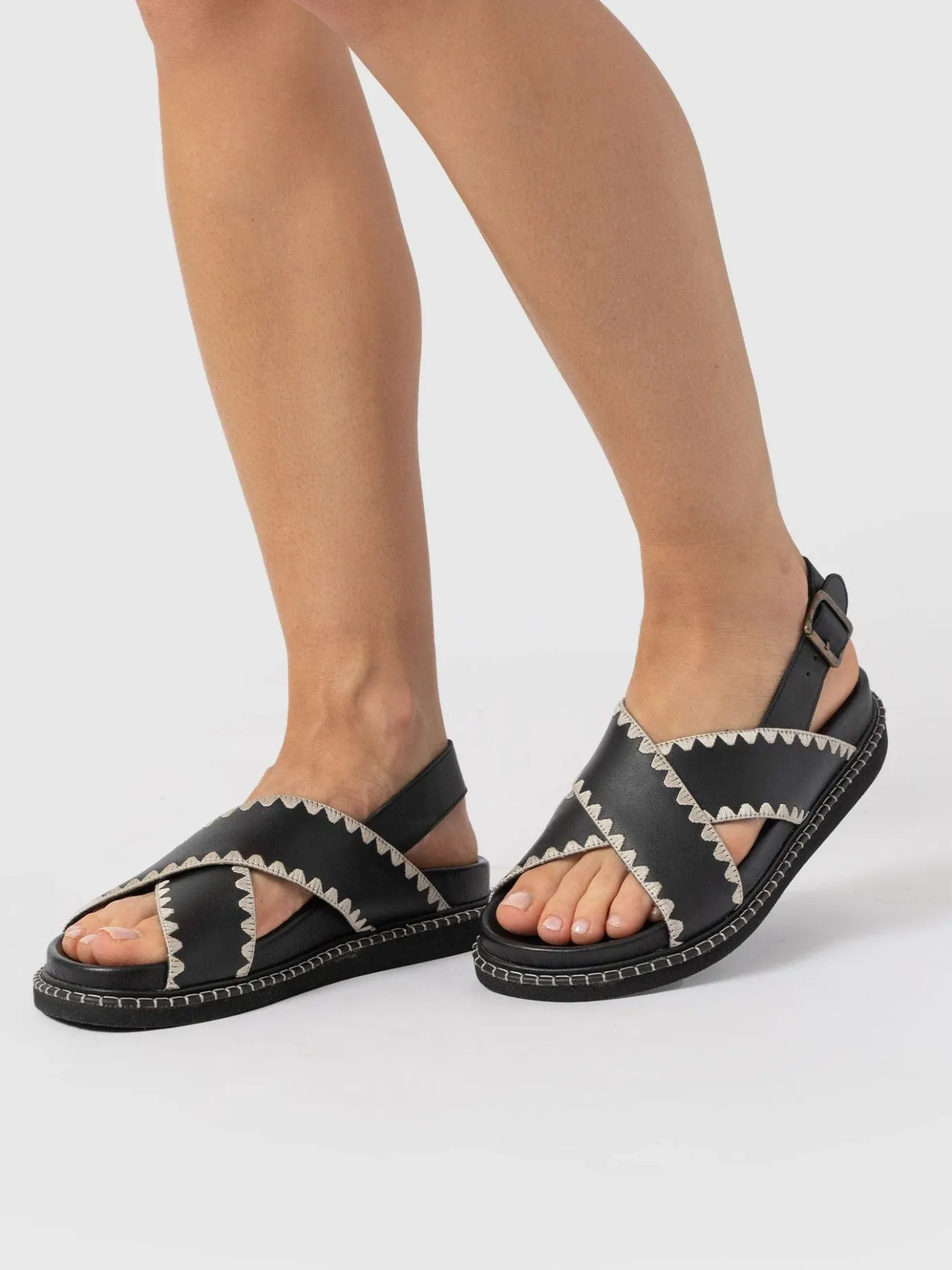 Sandals|Shoes|Saint and Sofia Bonnie Cross Over Sandals - Black