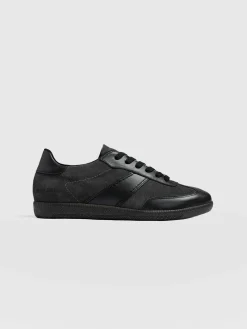 Sneakers|Shoes|Saint and Sofia Broadway Sneaker - Black
