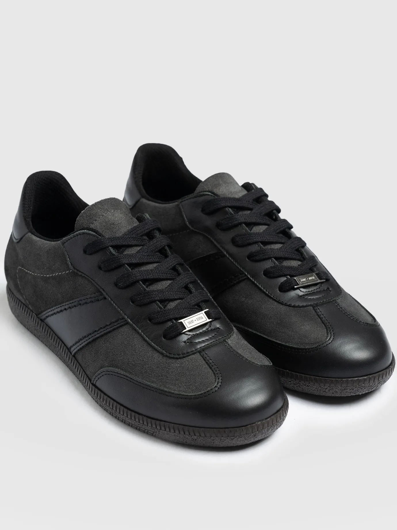 Sneakers|Shoes|Saint and Sofia Broadway Sneaker - Black