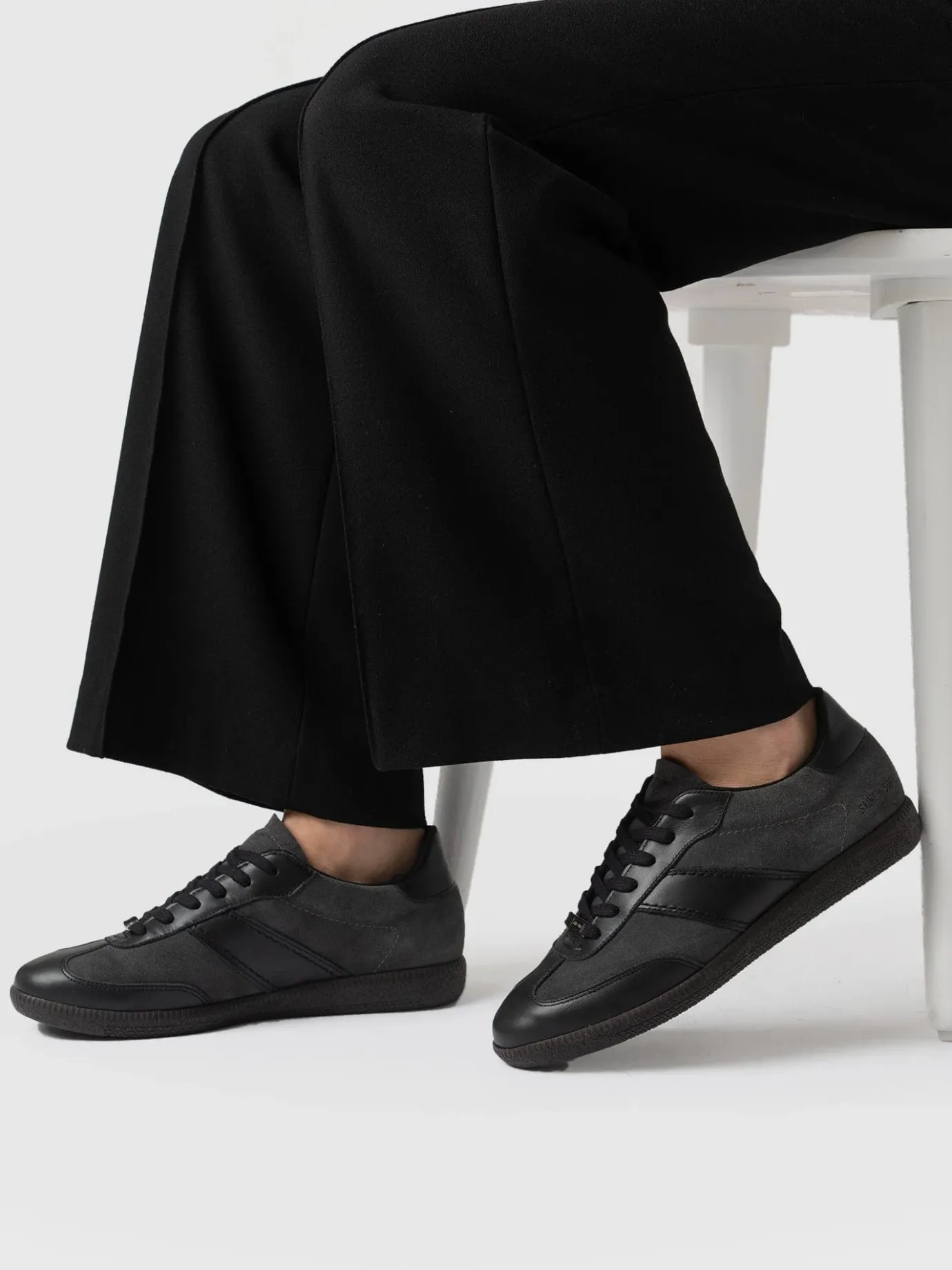 Sneakers|Shoes|Saint and Sofia Broadway Sneaker - Black