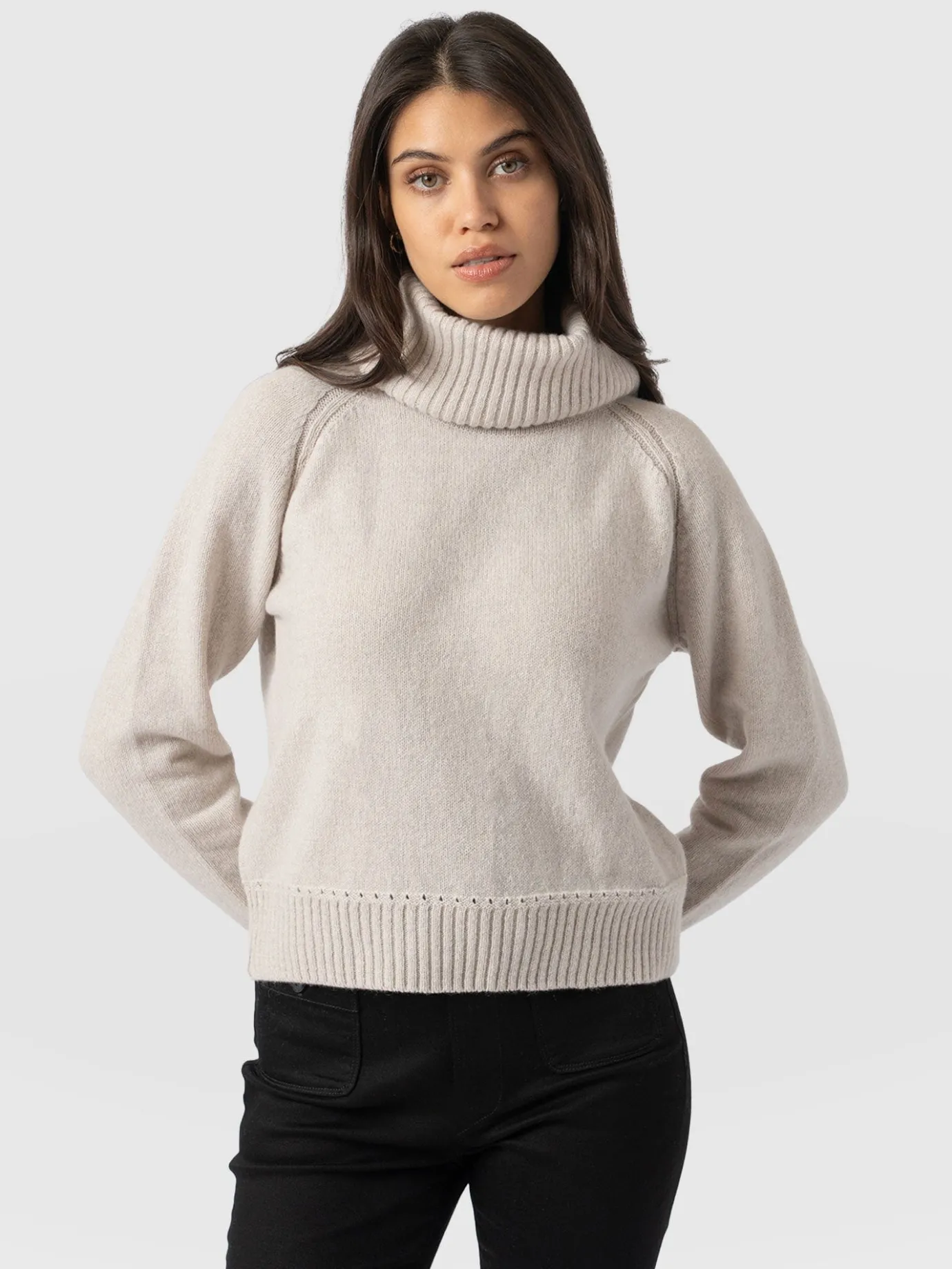 Knitwear|Sweaters|Saint and Sofia Cambridge Cashmere Sweater - Cream