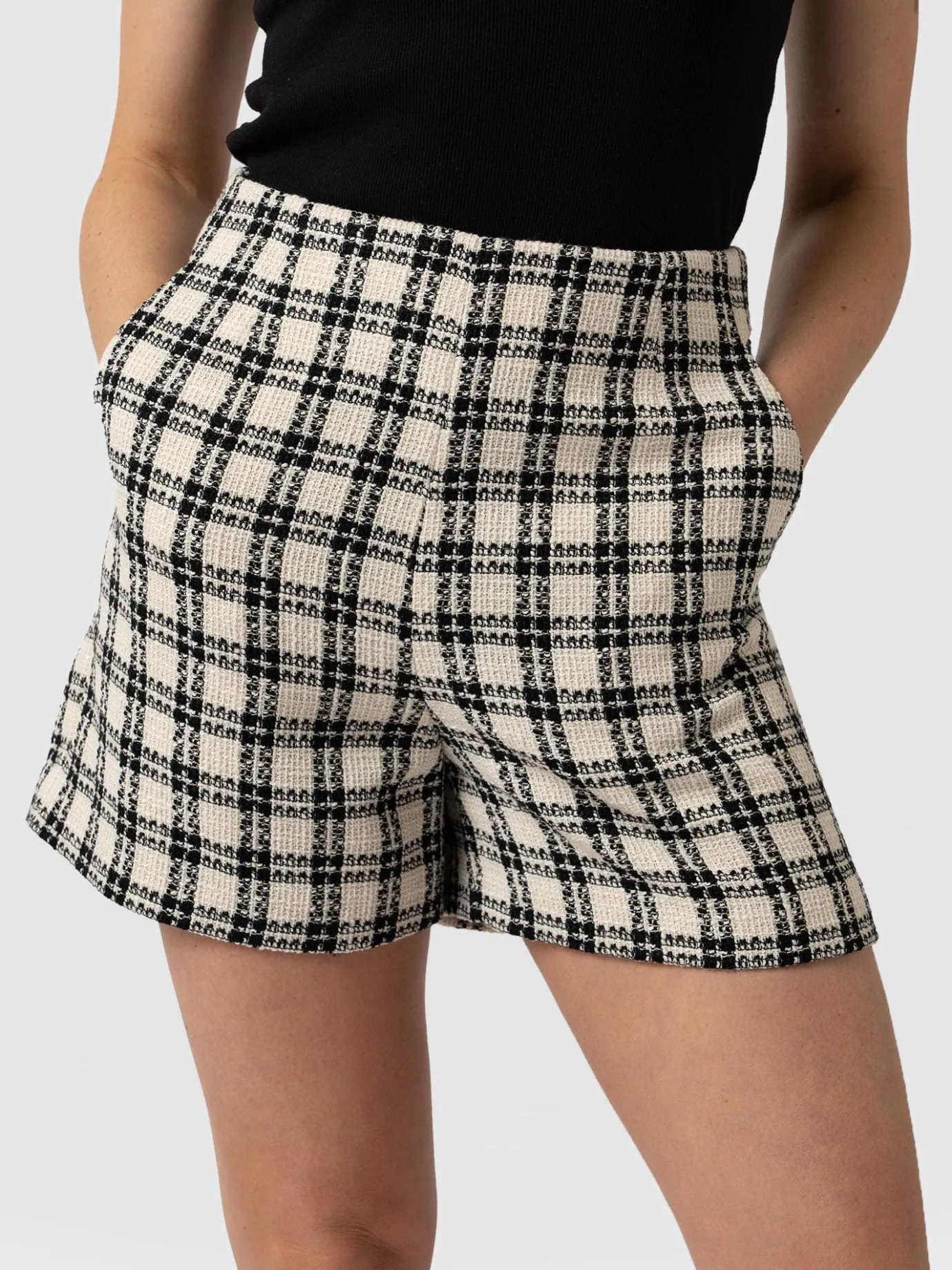 Shorts|Saint and Sofia Carnaby Short - Black & Cream Check
