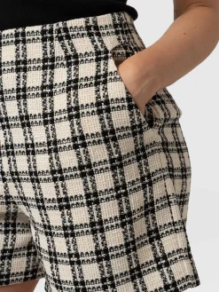 Shorts|Saint and Sofia Carnaby Short - Black & Cream Check