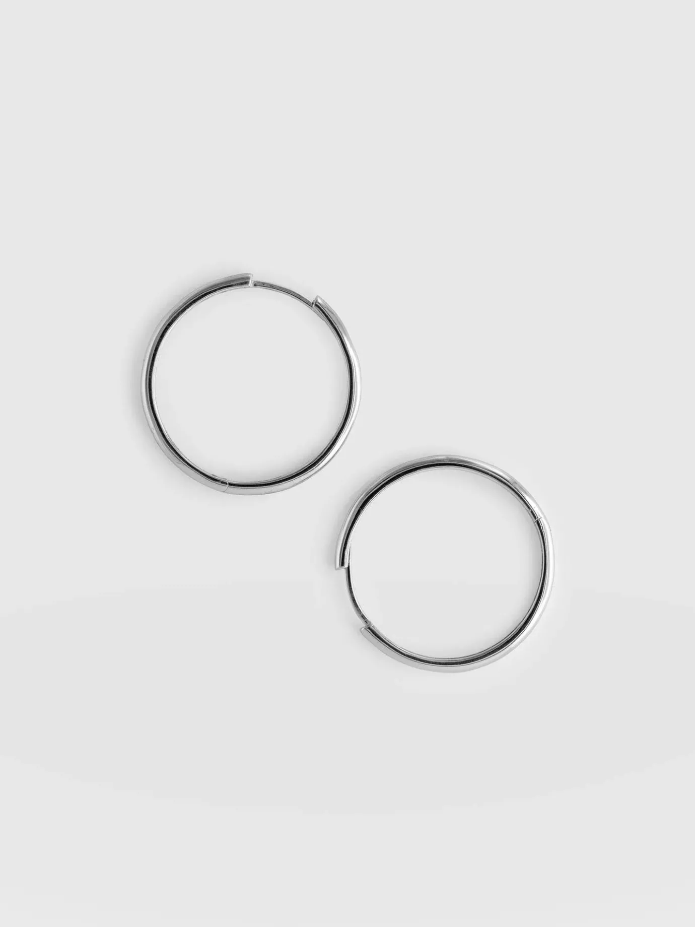 Silver Jewelry|Jewelry|Saint and Sofia Classic Hoop Earrings - Silver