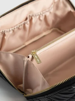 Accessories|Saint and Sofia Cosmetics & Wash Bag - Black