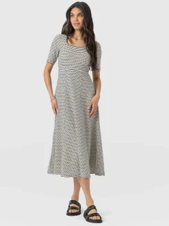 Dresses|Saint and Sofia Darcey Short Sleeve Flared Dress - Monochrome Jacquard