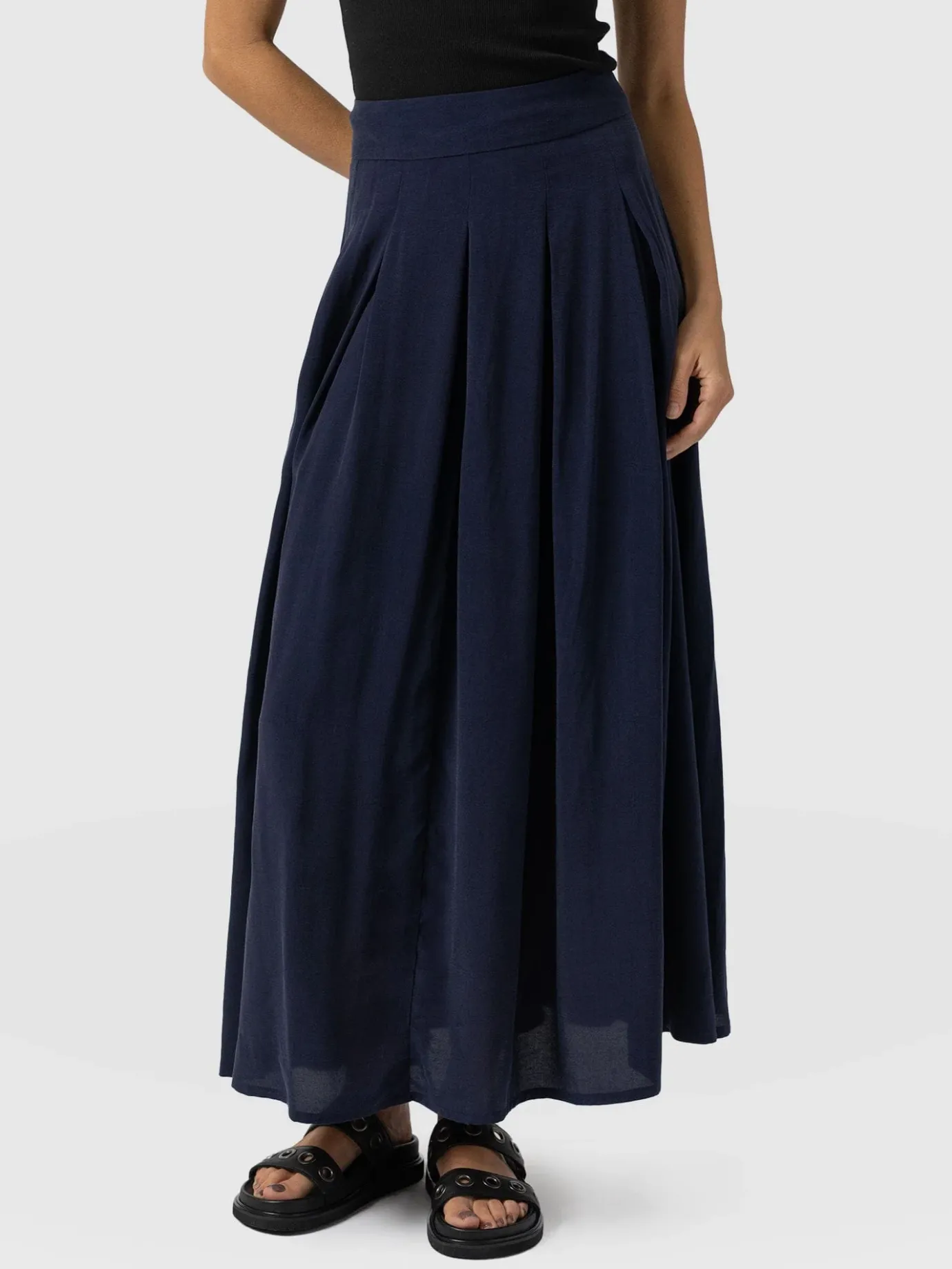 Skirts|Saint and Sofia Eliza Pleated Skirt - Navy