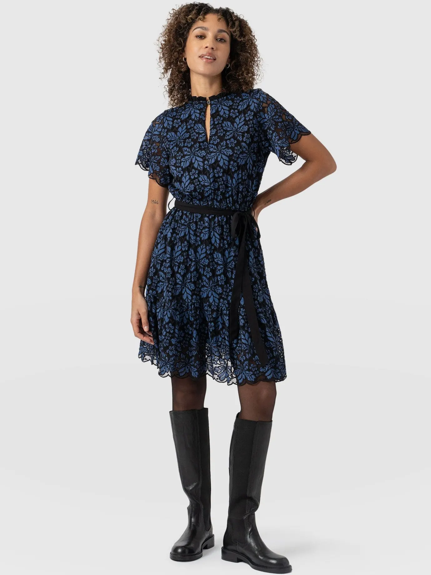 Dresses|Saint and Sofia Fearne Lace Mini Dress - Blue/Black