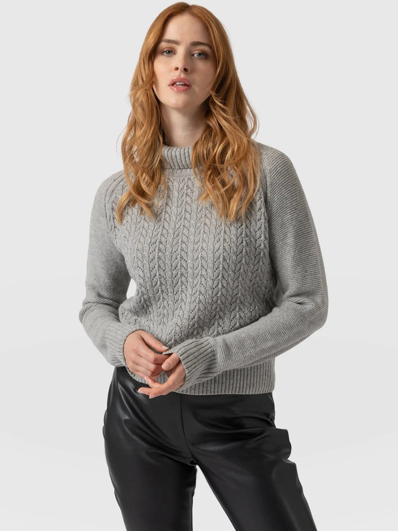 Knitwear|Saint and Sofia Glen Cable Knit Sweater - Grey