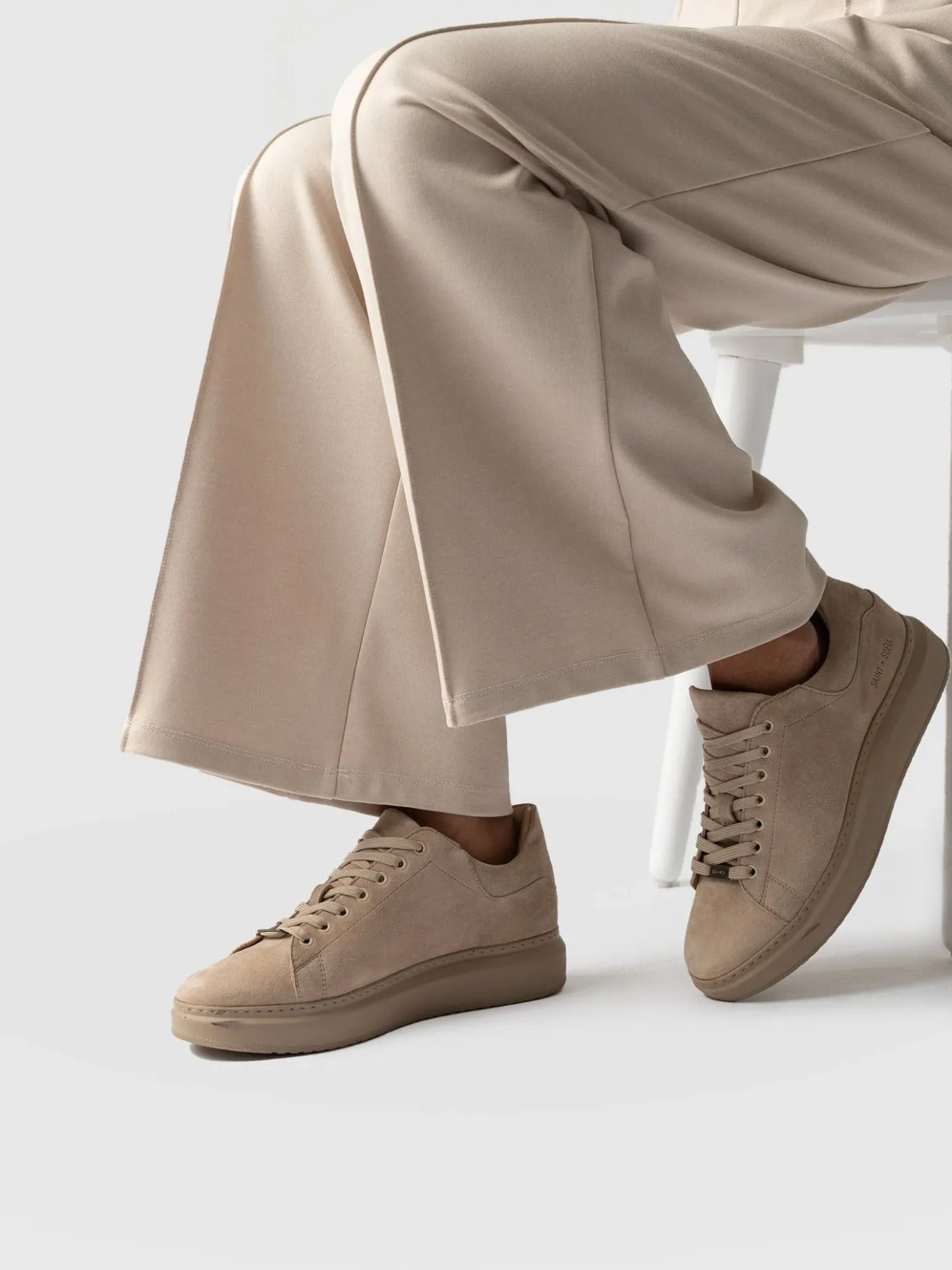 Sneakers|Shoes|Saint and Sofia Hampstead Sneaker - Camel Suede