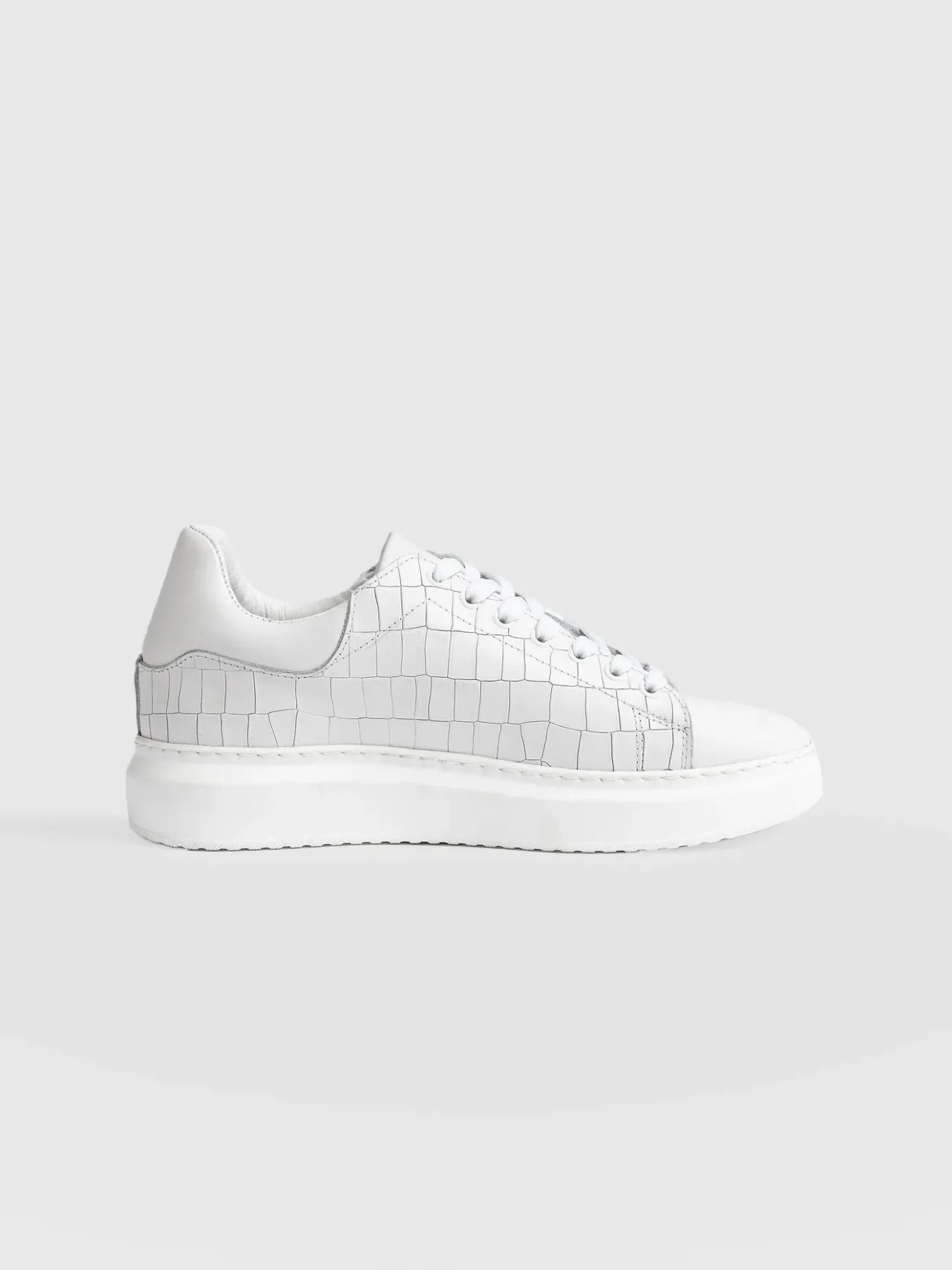Sneakers|Shoes|Saint and Sofia Hampstead Sneaker - White Croc