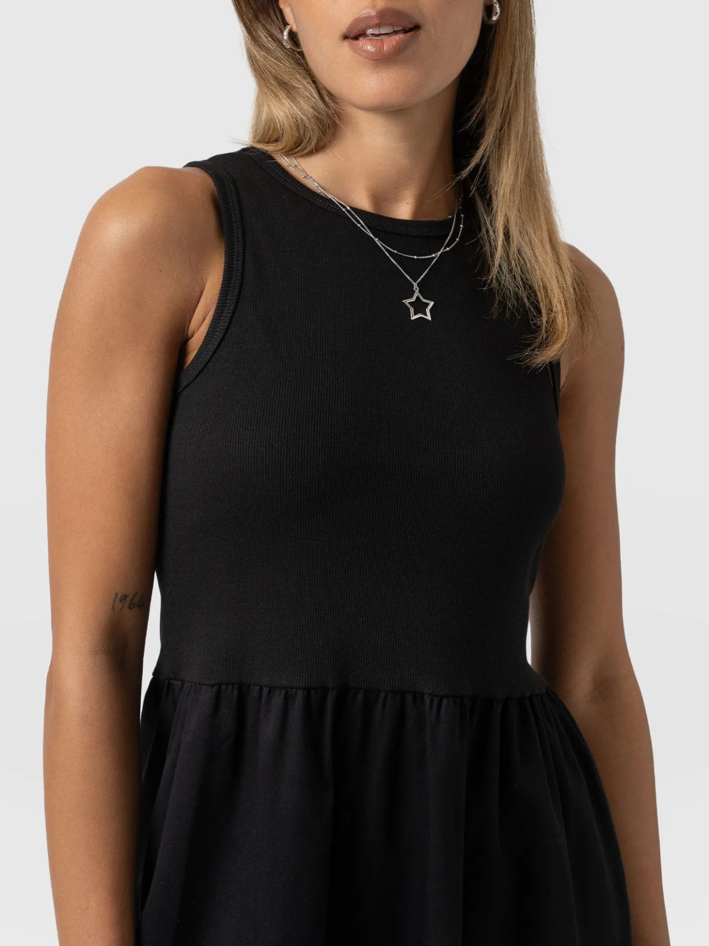 Dresses|Saint and Sofia Ivy Full Skirt Sleeveless Dress - Black