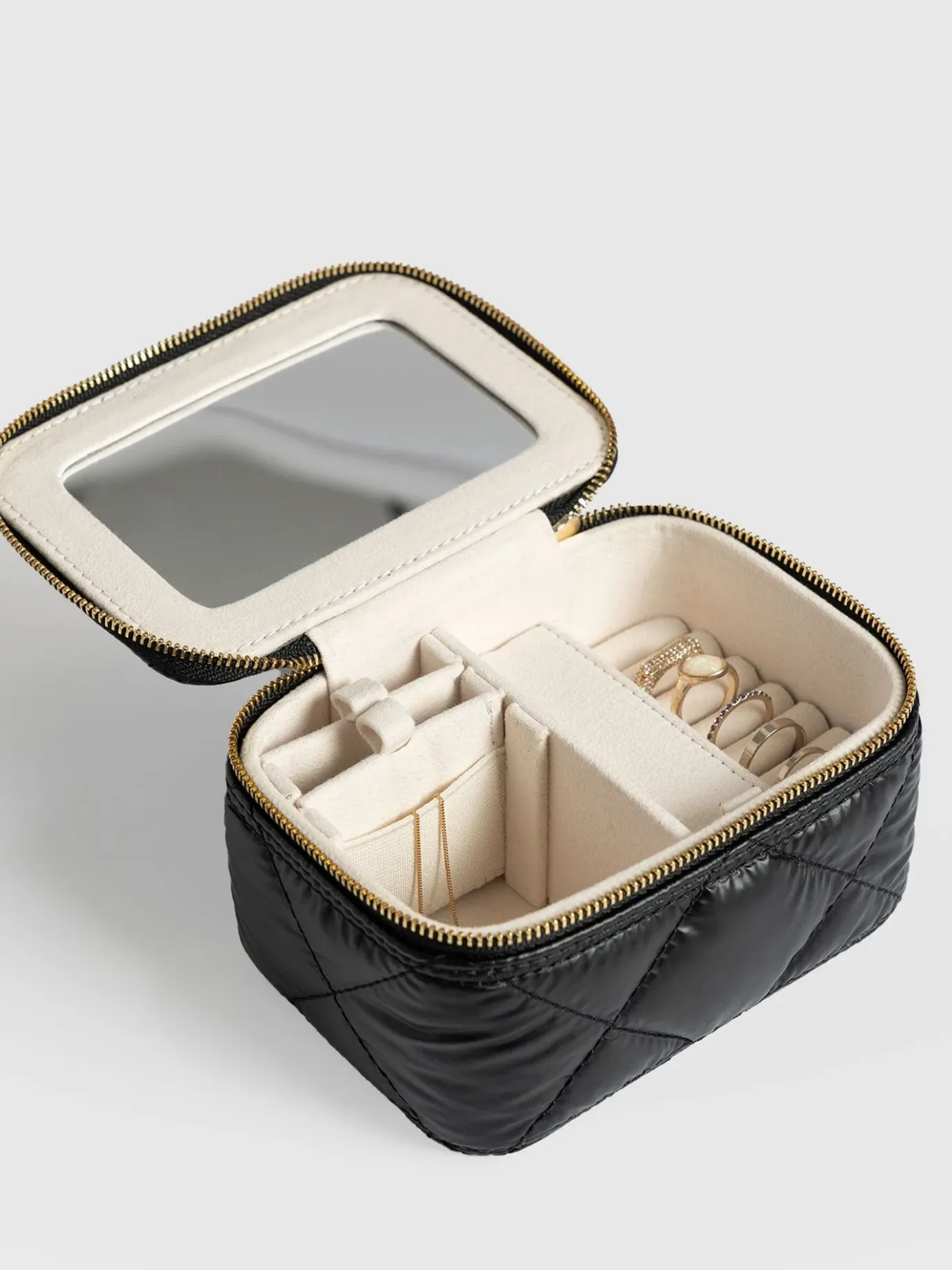 Accessories|Saint and Sofia Jewelry Case - Black
