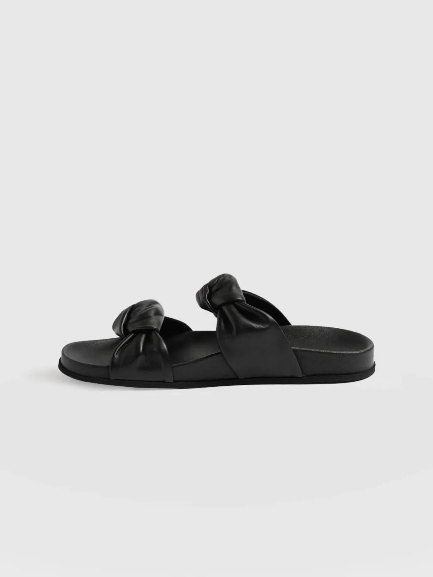 Sandals|Leather|Saint and Sofia Kingston Knot Sandal - Black