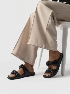Sandals|Leather|Saint and Sofia Kingston Knot Sandal - Black