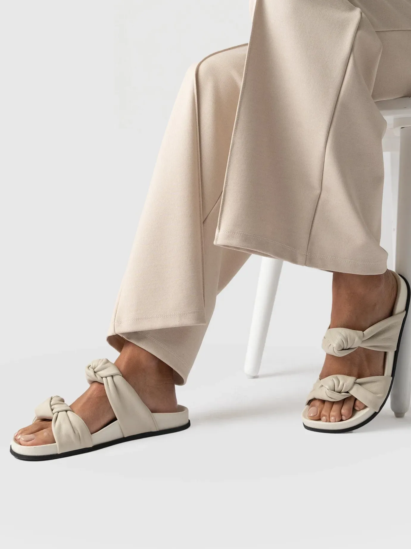 Sandals|Shoes|Saint and Sofia Kingston Knot Sandal - Cream