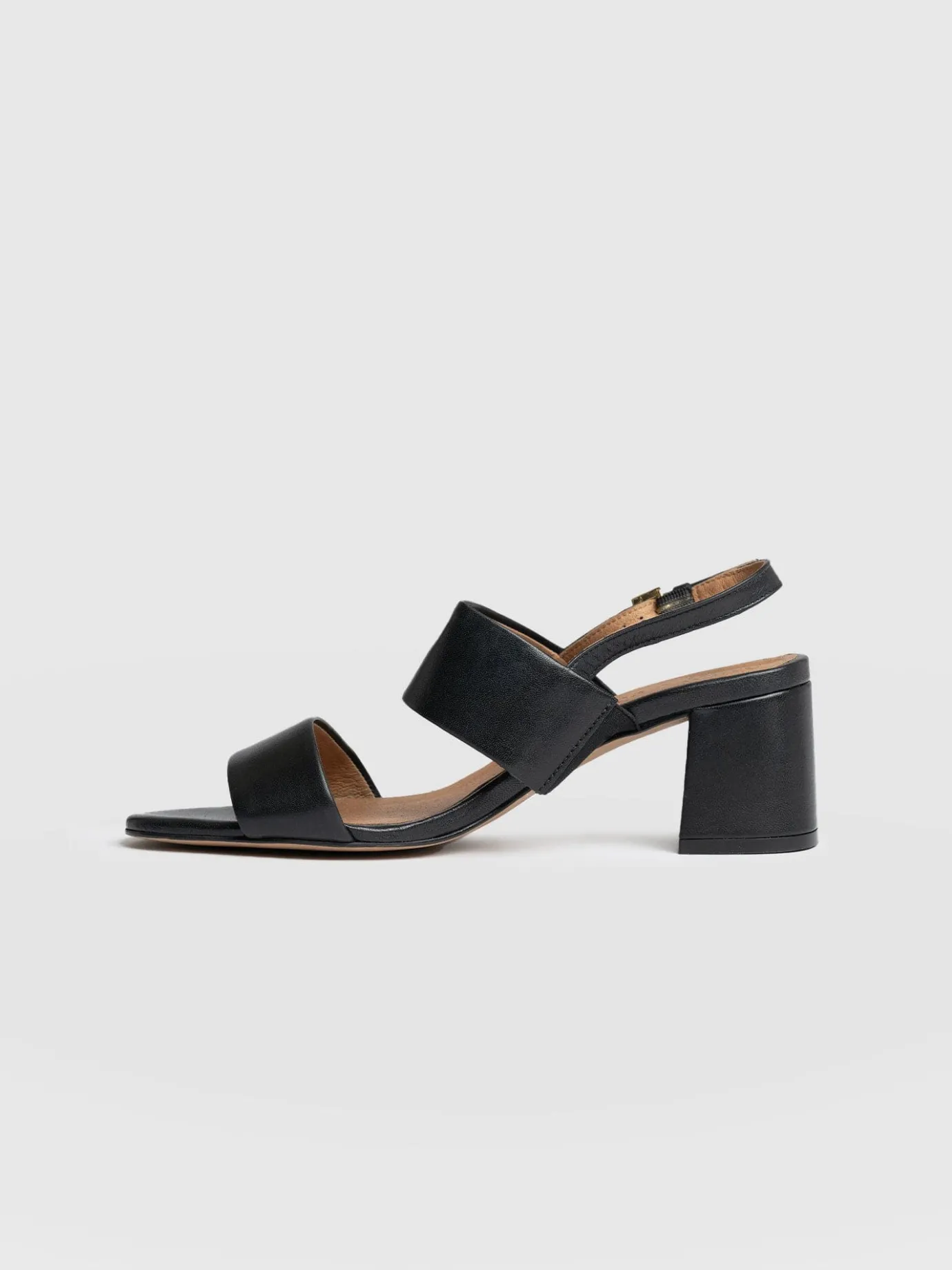 Sandals|Shoes|Saint and Sofia Maida Block Heeled Mules - Black