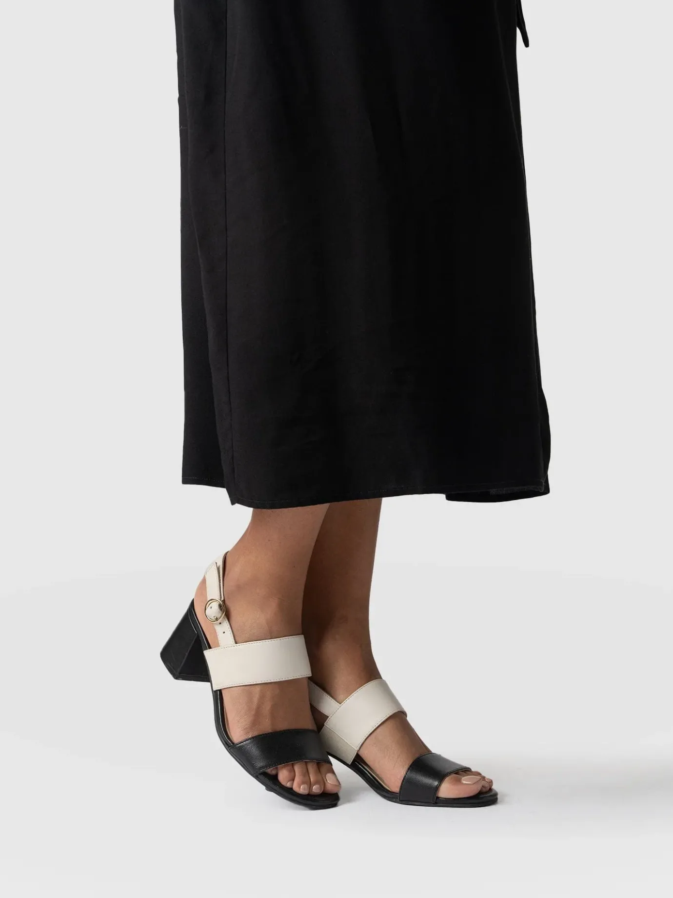 Shoes|Saint and Sofia Maida Block Heeled Sandal - Cream & Black