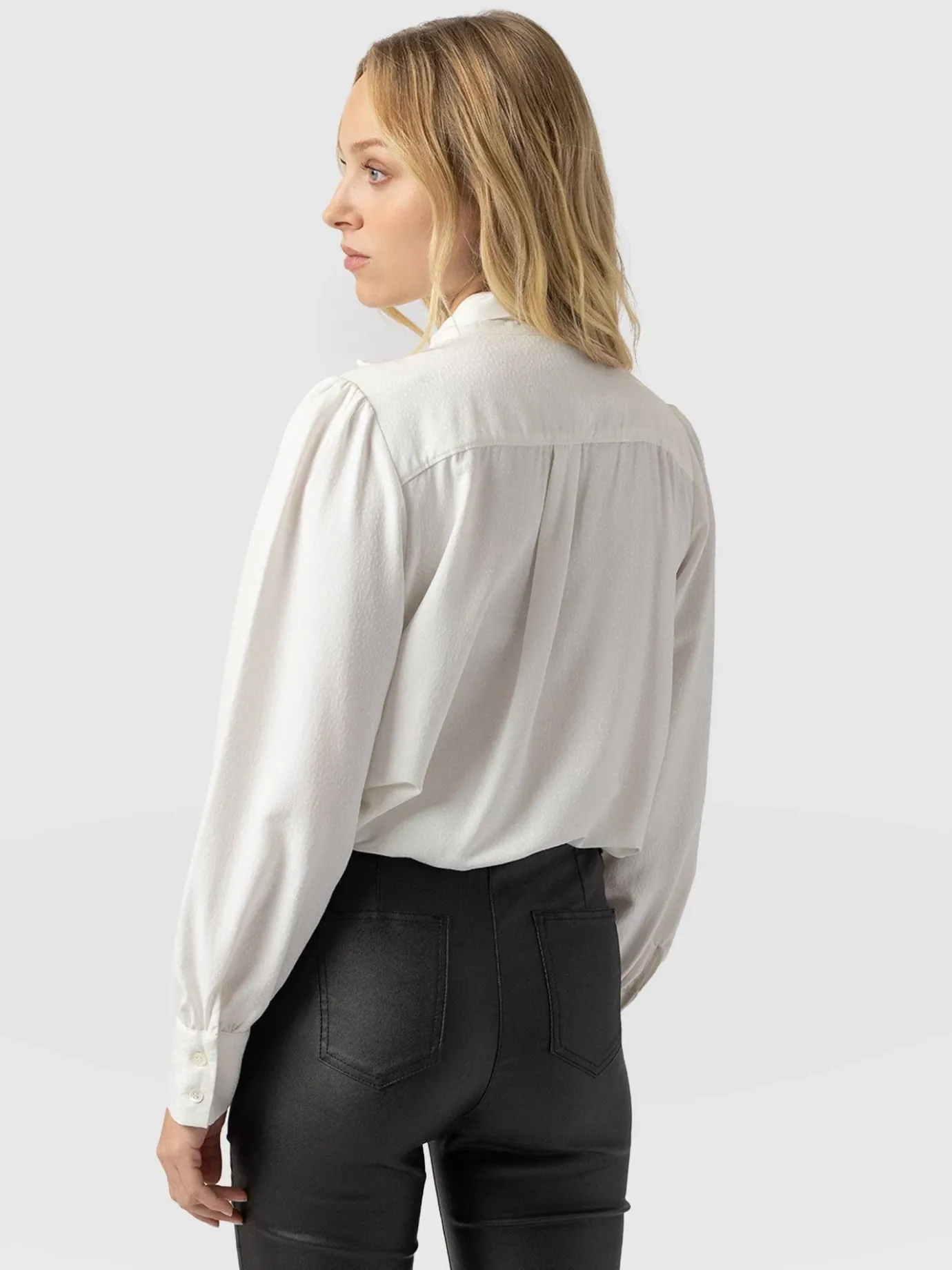 Blouses & Shirts|Saint and Sofia Paxton Pussybow Blouse - Cream
