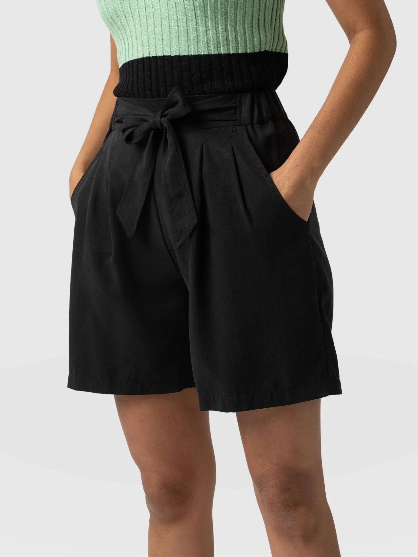 Shorts|Saint and Sofia Pimlico Short - Black