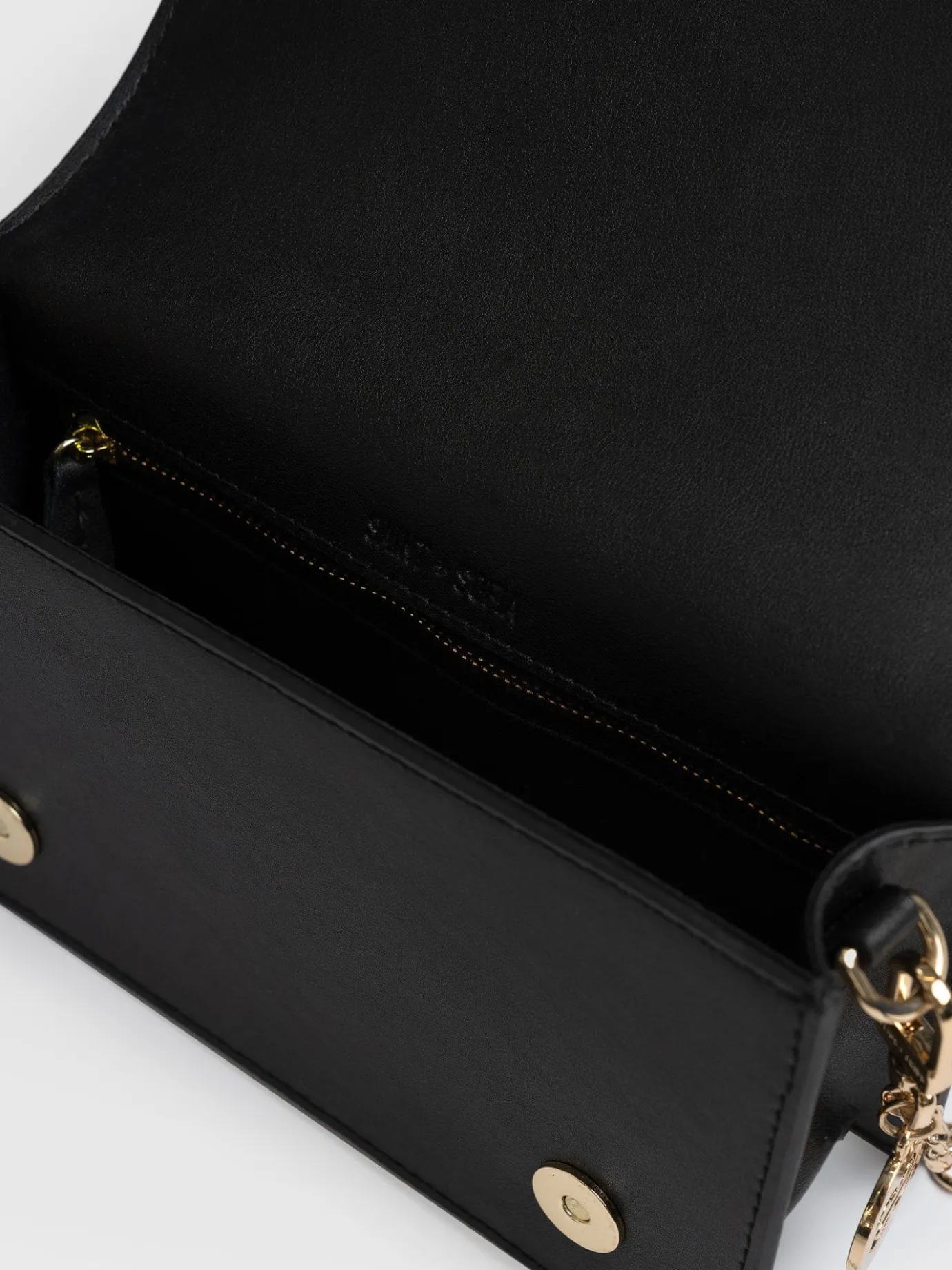 Cross Body Bags|Saint and Sofia Primrose Wallet on Chain - Beige/Black Raffia