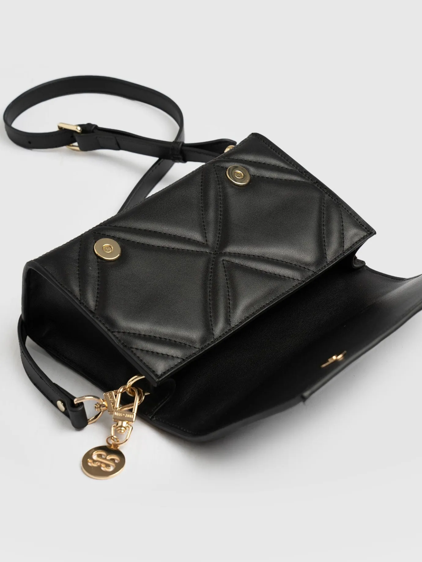 Accessories|Cross Body Bags|Saint and Sofia Quilted Keira Cross Body Bag - Black