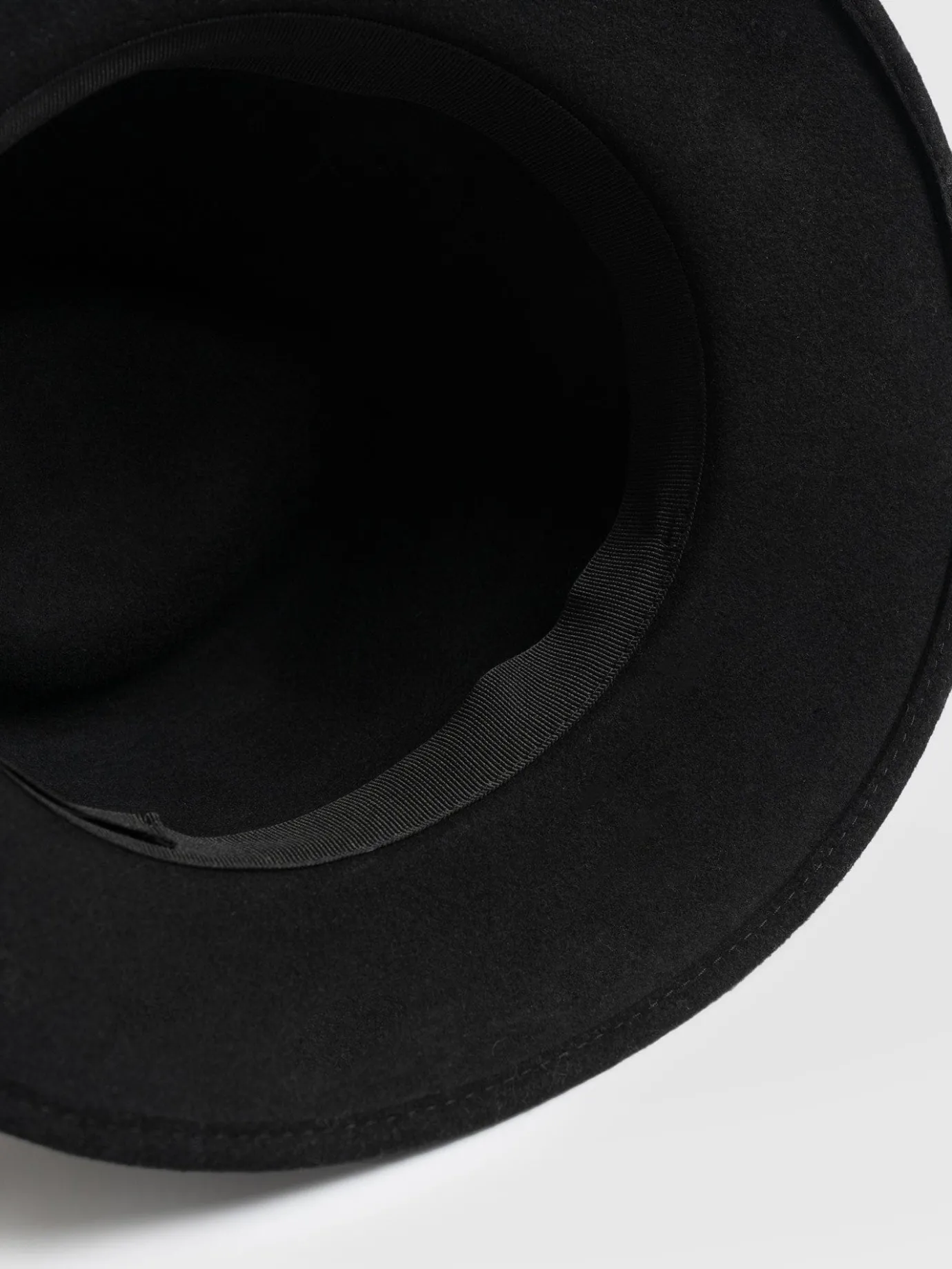 Scarves & Hats|Saint and Sofia Ramona Studded Hat - Black