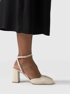 Shoes|Leather|Saint and Sofia Rayner Cap Toe Heel - Cream