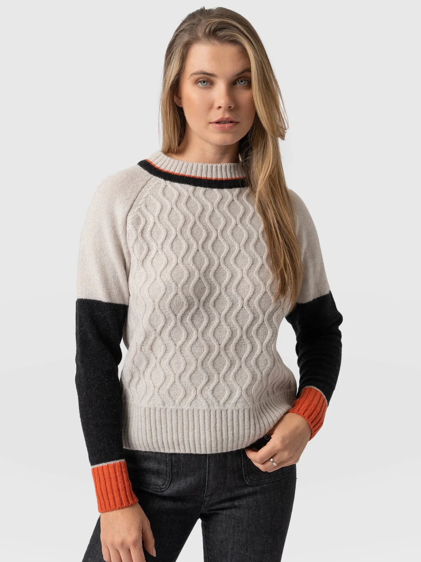 Knitwear|Saint and Sofia Rayner Cashmere Jumper - Beige