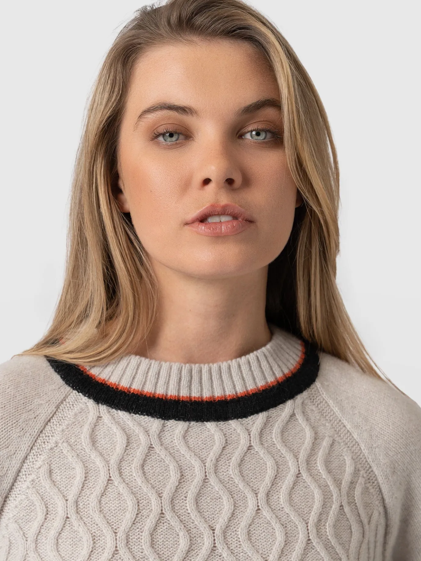 Knitwear|Saint and Sofia Rayner Cashmere Jumper - Beige