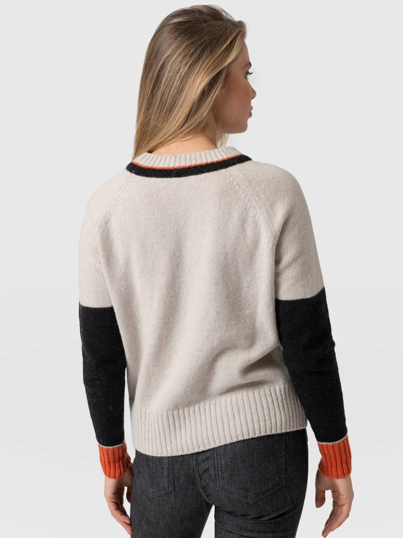 Knitwear|Saint and Sofia Rayner Cashmere Jumper - Beige
