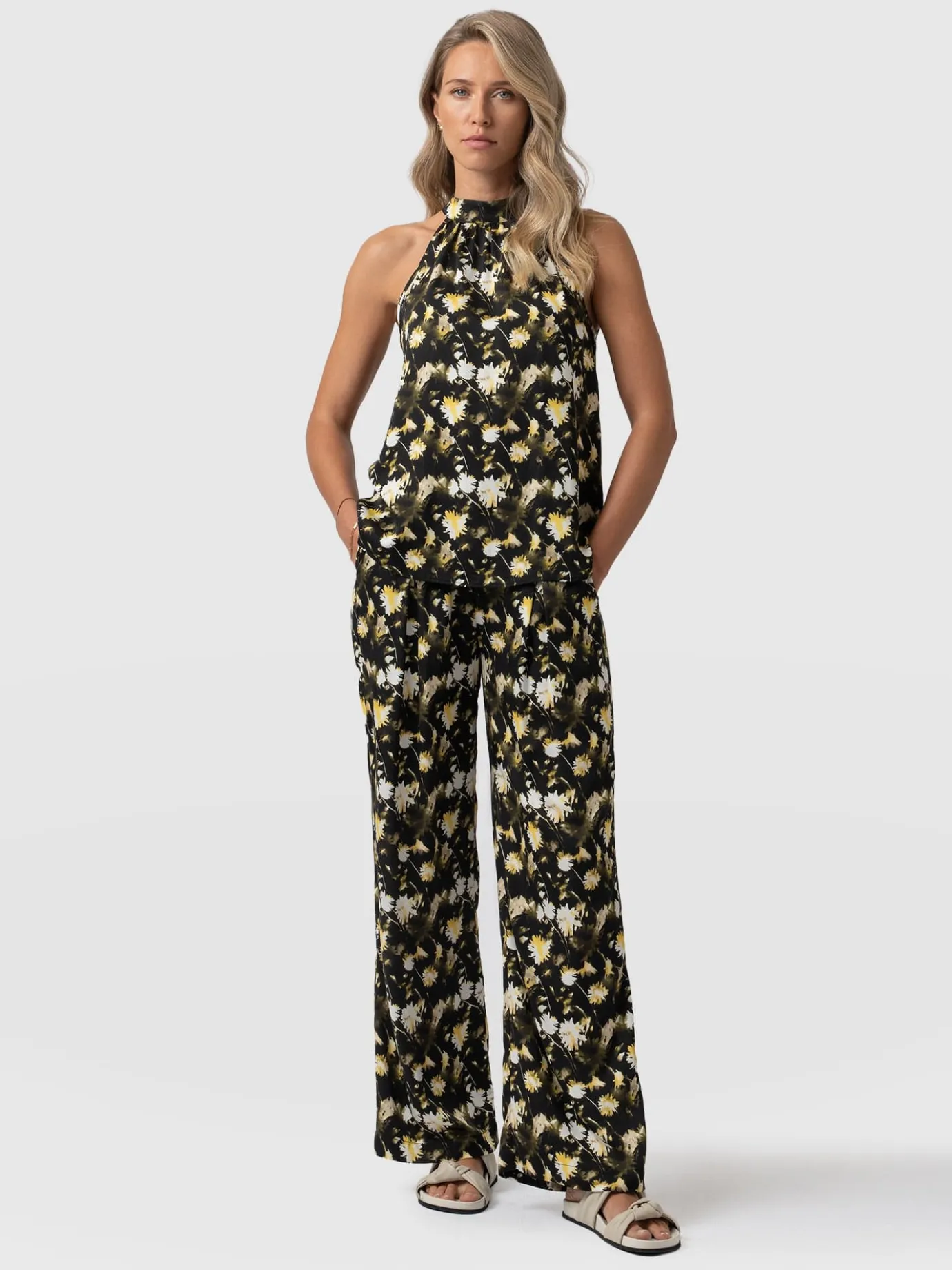Pants|Saint and Sofia Rowan Wide Leg Pant - Black Daisy Floral