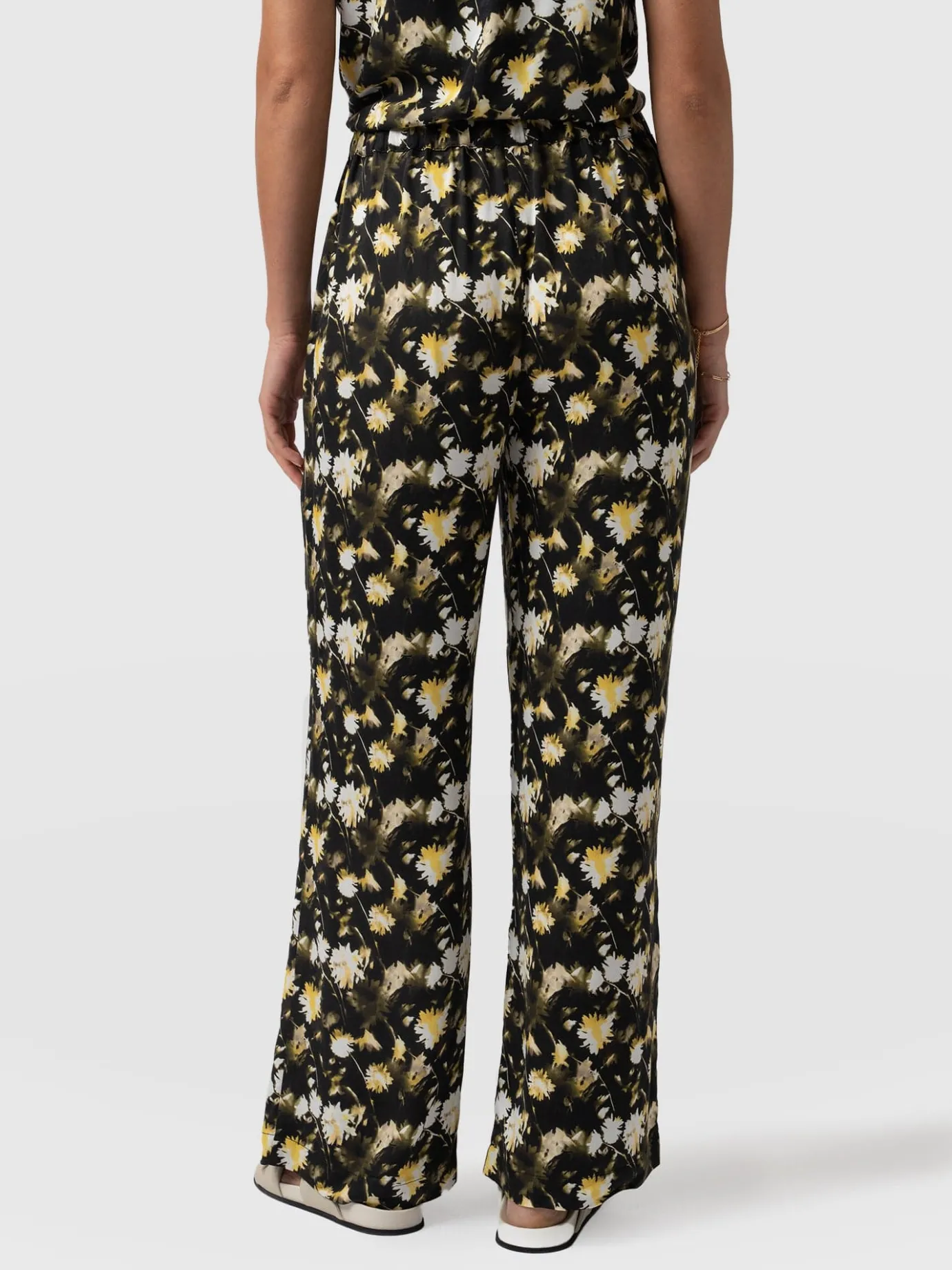 Pants|Saint and Sofia Rowan Wide Leg Pant - Black Daisy Floral