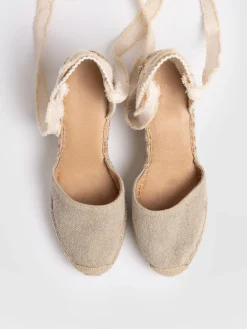 Shoes|Saint and Sofia Rowe Espadrille Tie Wedges - Cream