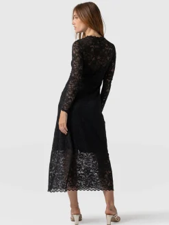 Dresses|Saint and Sofia Runway Lace Dress - Black