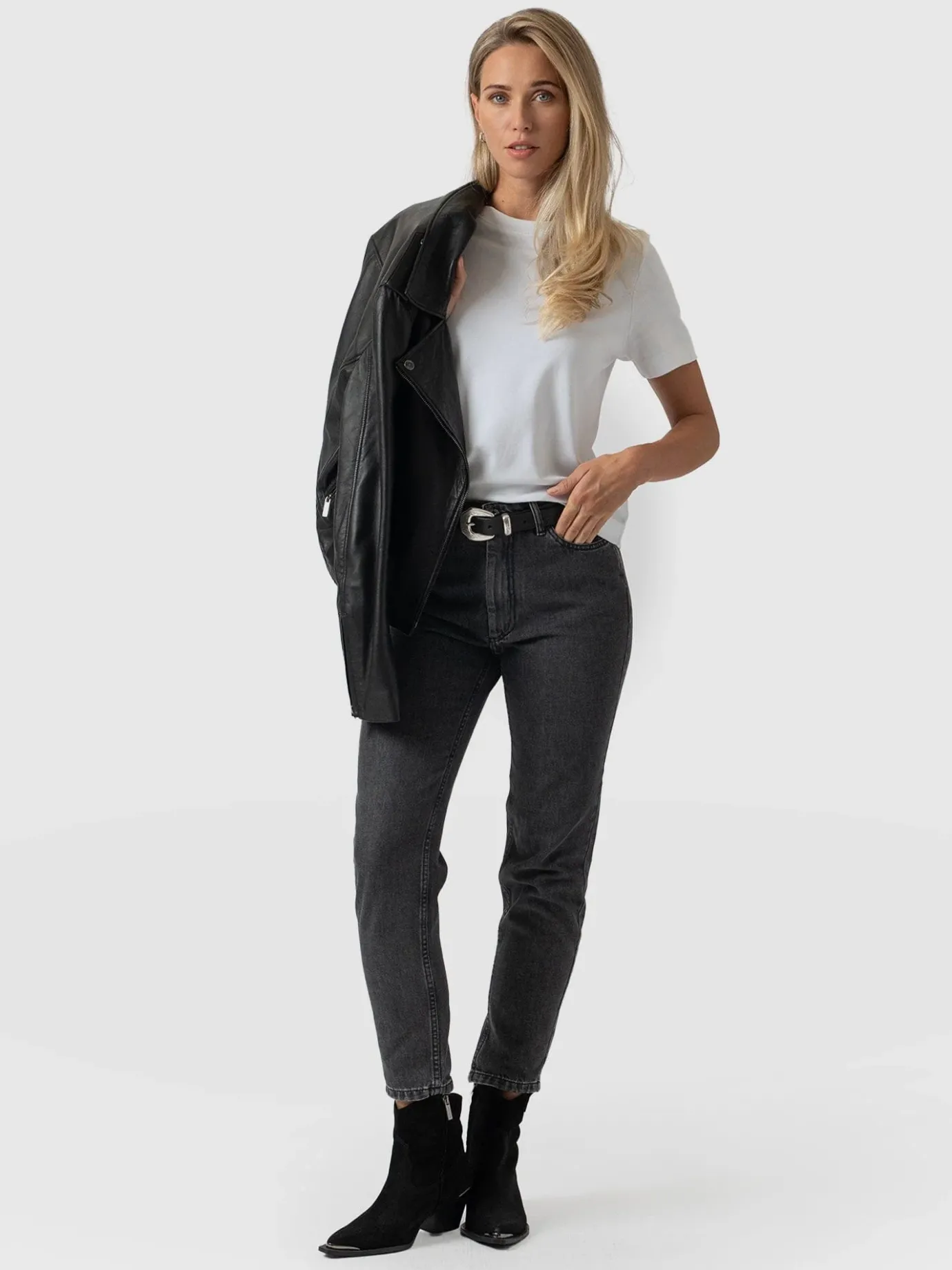 Denim & Jeans|Saint and Sofia Slim Mom Jeans - Black