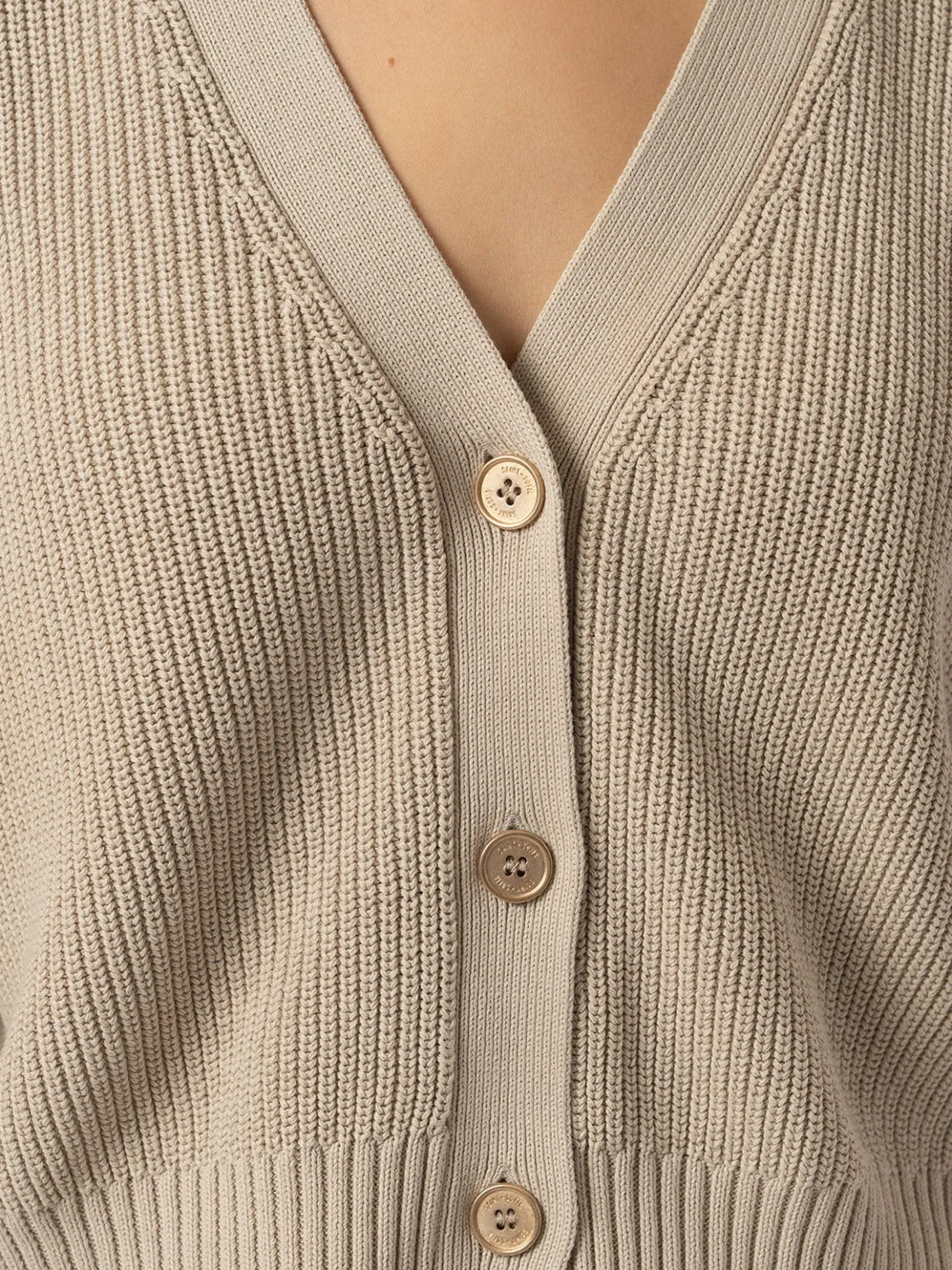 Knitwear|Saint and Sofia Soho Crop Cardigan - Beige