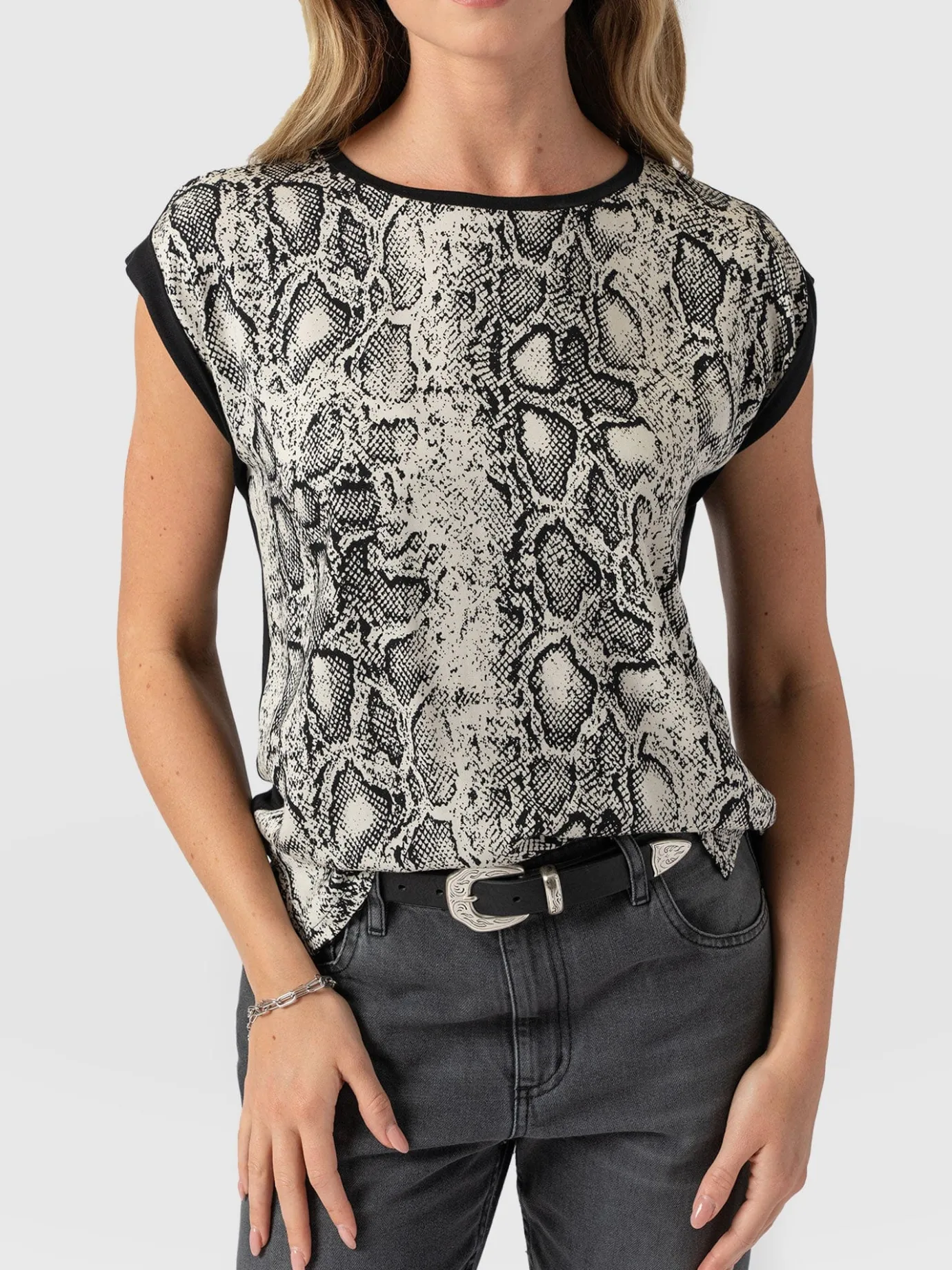 T-shirts & Tanks|Saint and Sofia Turn Up Contrast Tee - Cream Snake
